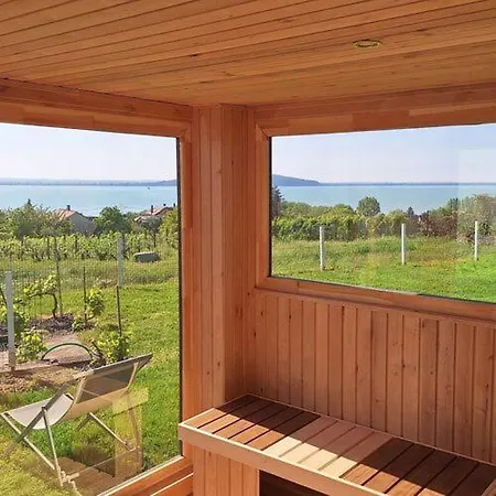 Szivarvany Vendeghaz Badacsony 招待所