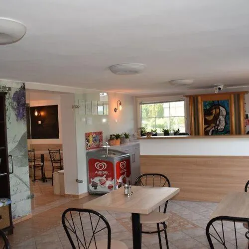 Szivarvany Vendeghaz Badacsony 包道乔尼托毛伊