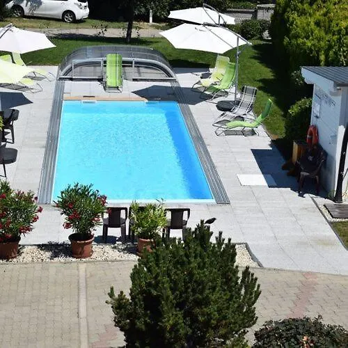 Szivarvany Vendeghaz Badacsony * 包道乔尼托毛伊