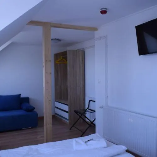 Szivarvany Vendeghaz Badacsony * 包道乔尼托毛伊